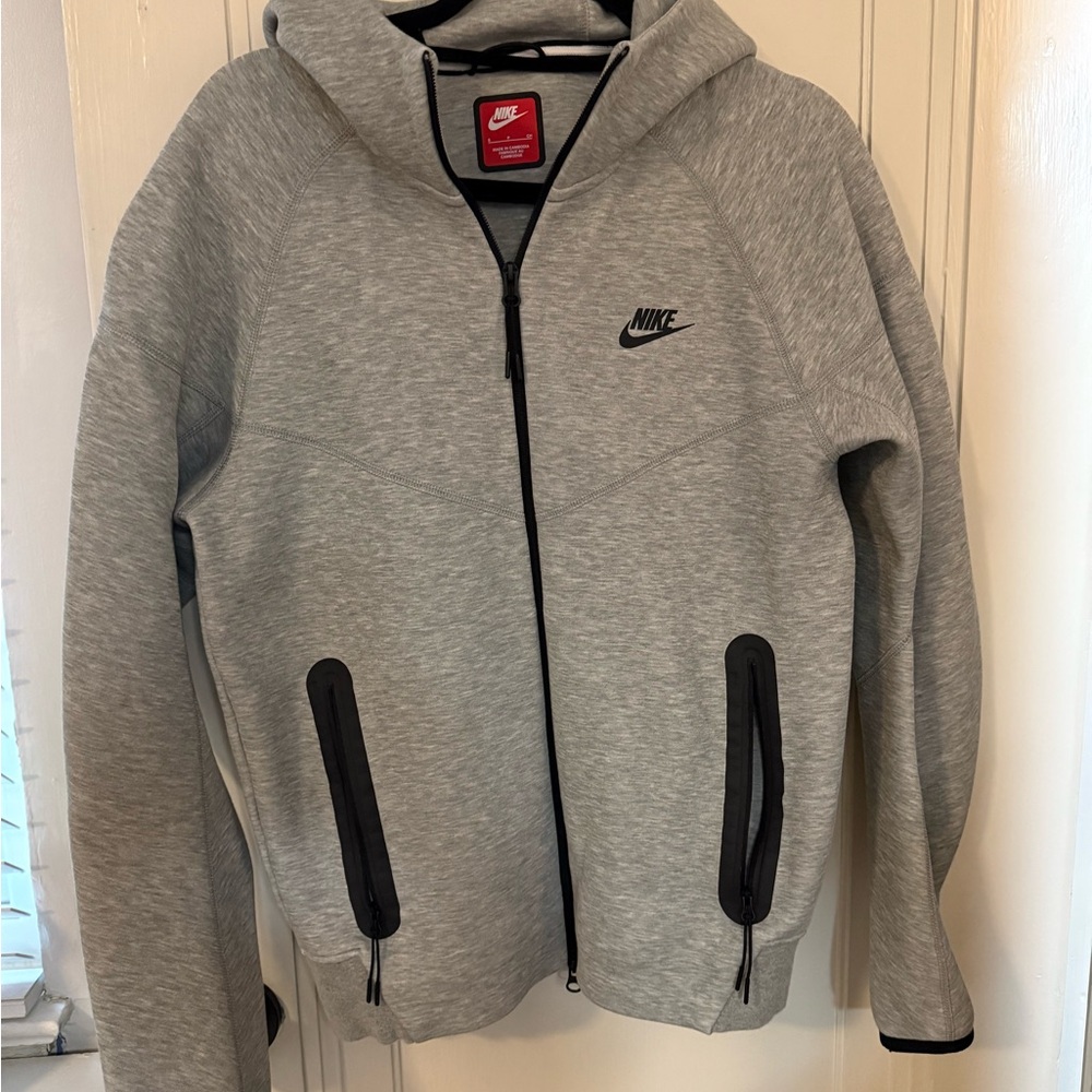 Nike Men's Light Gray Hooded Jacket